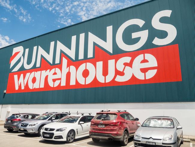 Melbourne, Australia  January 3, 2016: Bunnings Warehouse, owned by Wesfarmers, is the largest hardware business in Australia. This is the suburban Nunawading store.