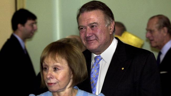 Australian billionaire entrepreneur Richard Pratt and his wife Jeanne. Picture: AFP