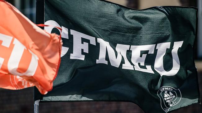 NCA NEWSWIRE BRISBANE AUSTRALIA 18/09/2023A generic photo of a CFMEU Flag outside a work site.Picture: Glenn Campbell/NcaNewsWire