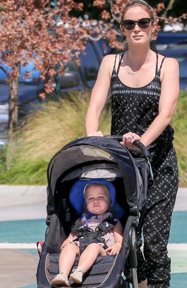 Emily Blunt takes her daughter Hazel to the LA Zoo in 2015.