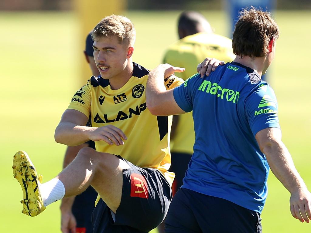 Ethan Sanders (L) informed the Eels he would leave the club at the end of the season. Picture: Brendon Thorne/Getty Images