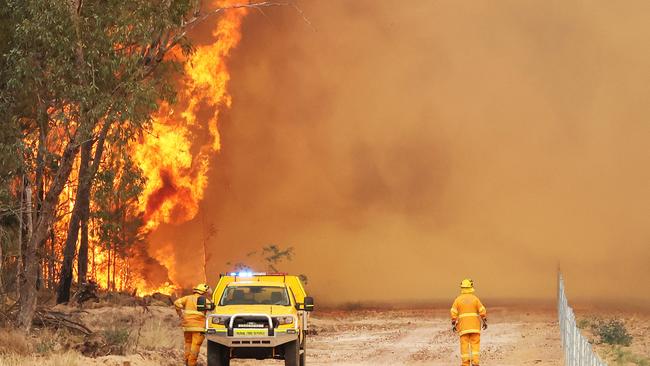 Fire on Halliford Road west of Dalby. Picture: Liam Kidston