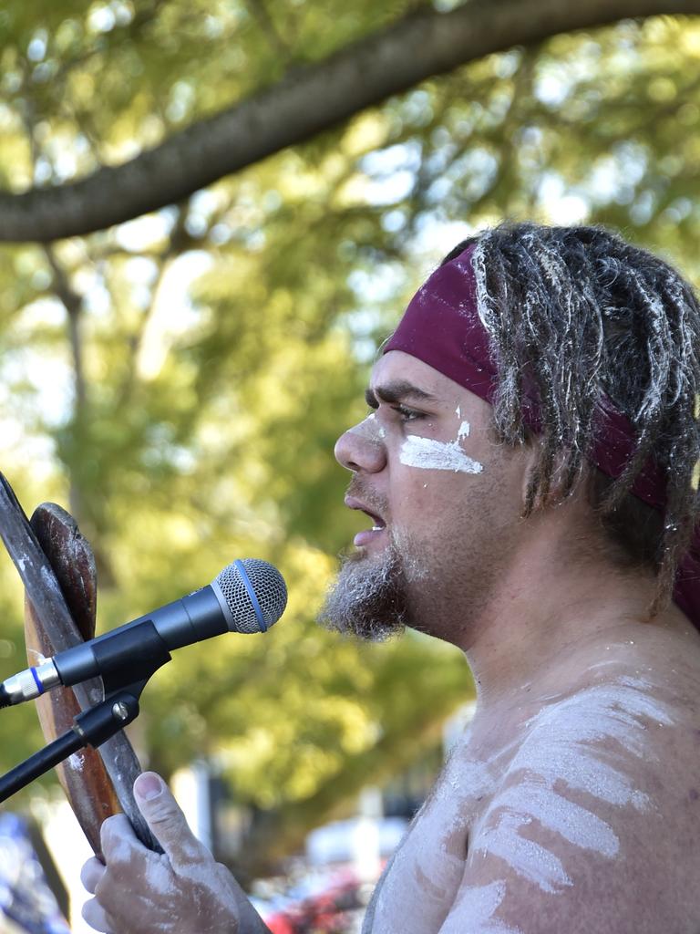 Thira-Mayinj performing at the 2018 NAIDOC week at Toowoomba Hospital celebrating local women in health care.