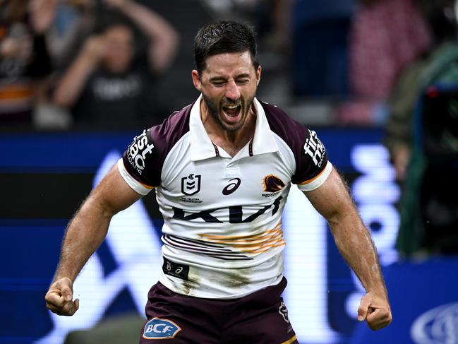 NRL 2025 RD01 Sydney Roosters v Brisbane Broncos - Ben Hunt, try, celeb. Picture: NRL Photos