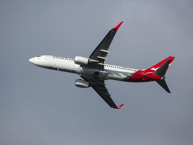 SYDNEY, AUSTRALIA : Newswire Photos  SEPTEMBER 04 2023: A general view of a Qantas Plane taking off at Sydney Airport. NCA Newswire / Gaye Gerard