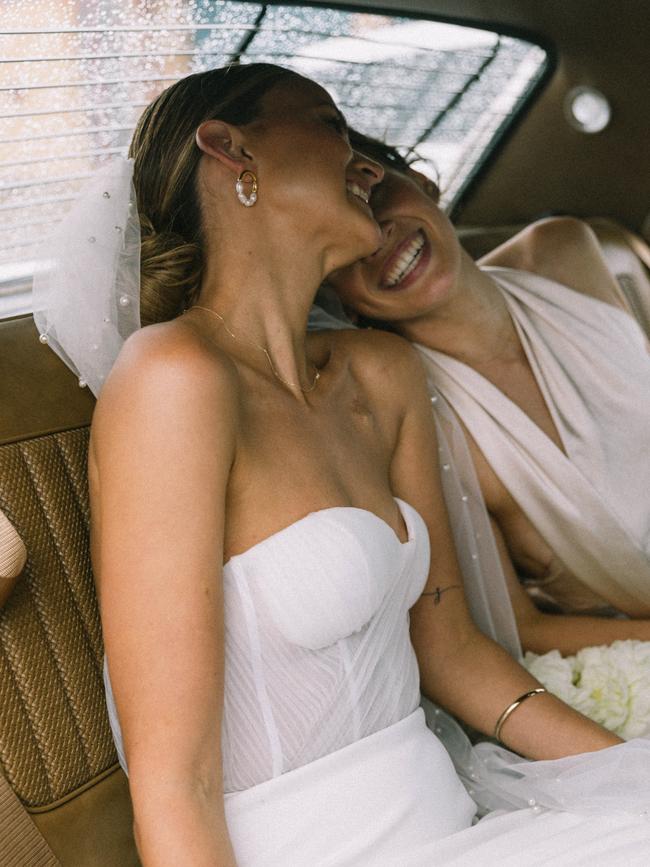 Kellie Finlayson (L) on her wedding day with her close friend. Picture: Supplied