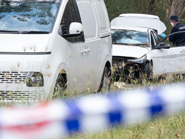 SYDNEY, AUSTRALIA - NewsWire Photos - Tuesday, 31 2024:  Siege , St Andrews rd  Varroville. Police have set up a crime scene on St Andrews road Varroville after a dramatic police operation with one man still on the run from police. Picture: NewsWire / Thomas Lisson