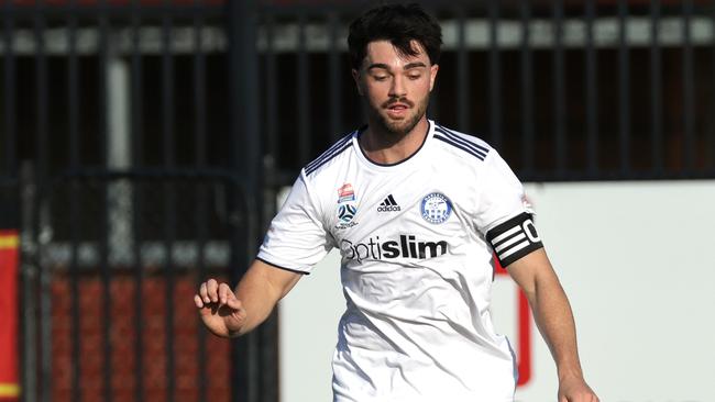 Oliver Kubilay in action for Oakleigh Cannons. Picture: Hamish Blair