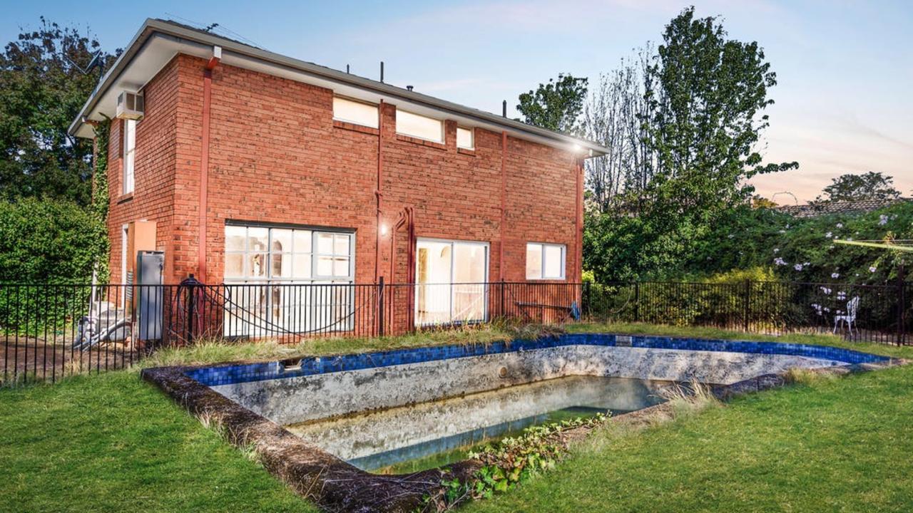 Seedy pool in Melbourne house the most popular in the country