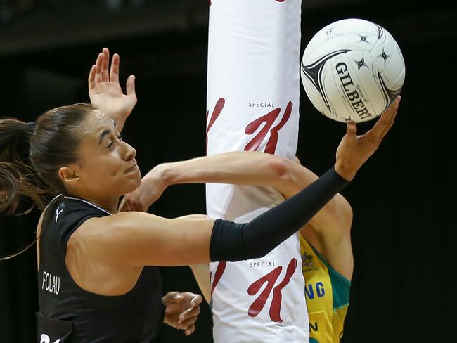 Maria Folau of New Zealand during the Netball Constellation Cup match between the New Zealand Silver Ferns and the Australian Diamonds at Claudelands Arena in Hamilton, New Zealand, Sunday, October 14, 2018. (AAP Image/David Rowland) NO ARCHIVING, EDITORIAL USE ONLY