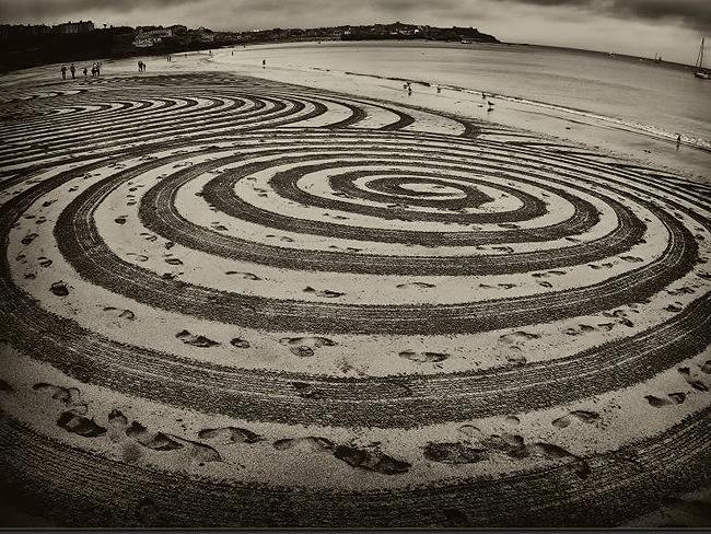 Artist S Spectacular Sand Drawings On England S Most Exposed Beaches