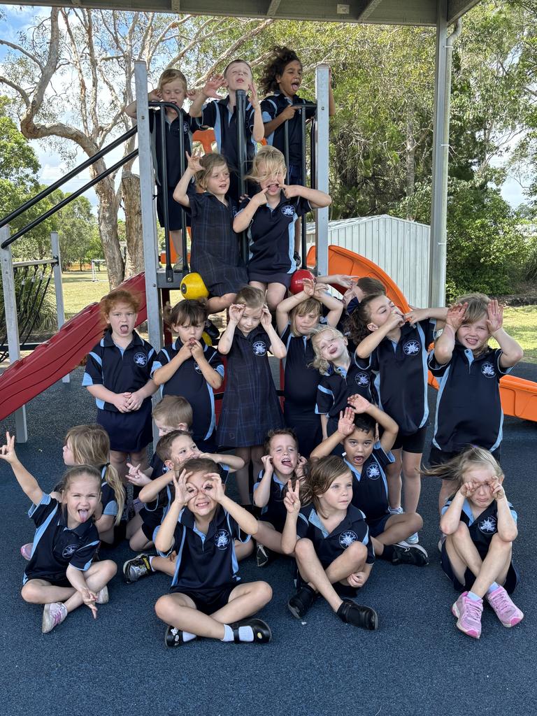 The students of Sunbury State School.