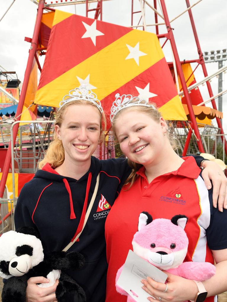 Alexis Le-Garde (left) and Tina Vernon. Heritage Bank Toowoomba Royal Show. Saturday March 26, 2022