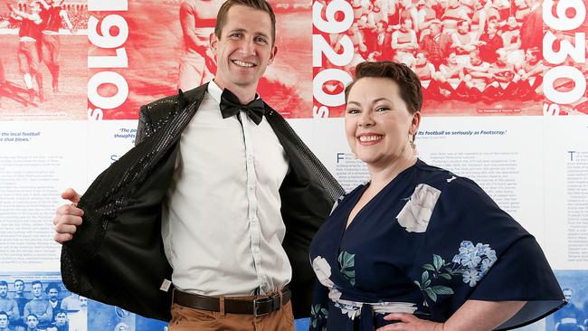 Bulldog Dale Morris with cancer survivor Belinda Phelan at Whitten Oval. Picture: Ian Currie