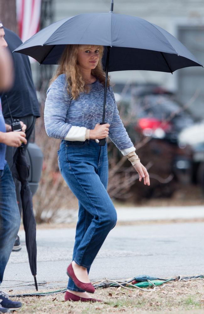 Margot Robbie gets in costume for her role in I, Tonya. Picture: BackGrid