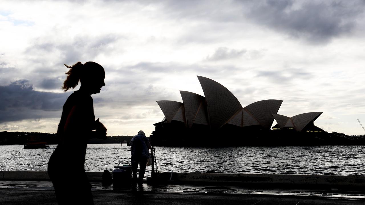 Record temperatures are predicted to hit Sydney on Sunday, coinciding with the 2023 NRL Grand Final between the Penrith Panthers and Brisbane Broncos. Picture: NCA NewsWire / Damian Shaw