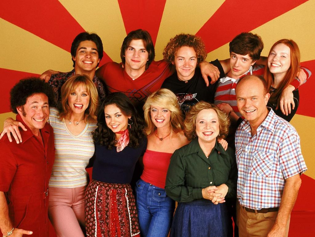 Cast of TV program That ‘70s Show with Danny Masterson in back row, centre.