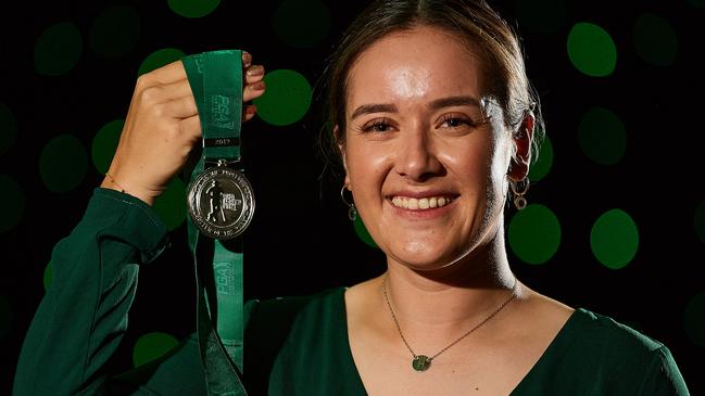 Hannah Green celebrates her Greg Norman Medal win. Picture: Daniel Carson, PGA