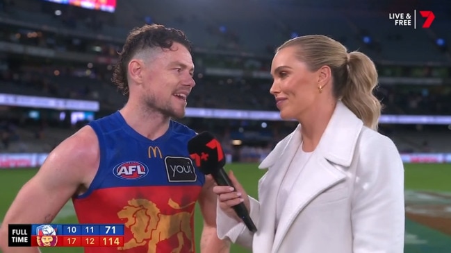 Lachie Neale kiss with Abbey Holmes raises eyebrows, AFL fans divided ...