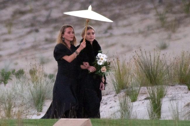 Image credit: Instagram.com/marykateandashleyoMary-Kate and Ashley OlsenThe Olsens travelled to New Zealand in February to walk the aisle as bridemaids to their friends Maggie Kayne and Travis Hayden.
