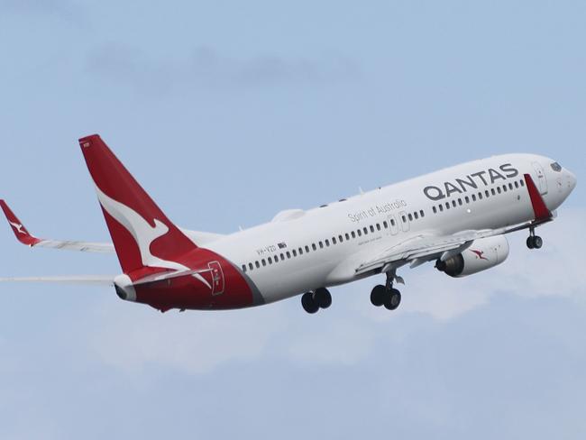 SYDNEY, AUSTRALIA - NewsWire Photos MARCH 10, 2021: A Qantas plane pictured taking off at Sydney Airport.Picture: NCA NewsWire / Damian Shaw