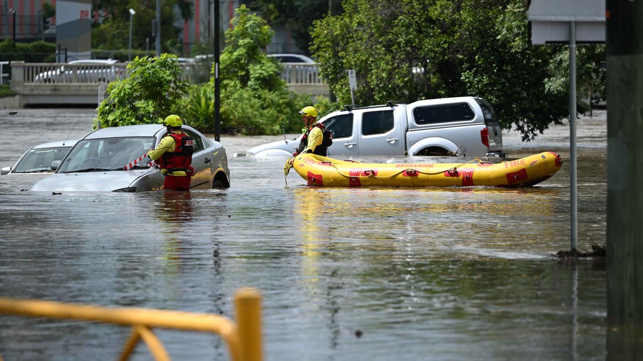 Flash flooding in Hanlon Park, Stones Corner Picture: Lyndon Mechielsen/Courier Mail