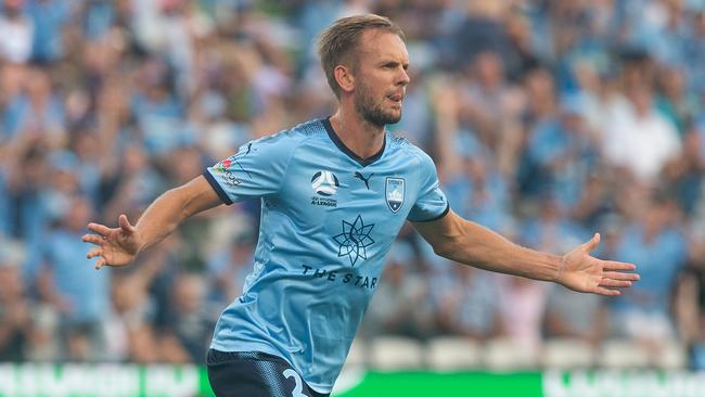 Rhyan Grant says Siem de Jong is a ‘king’ in the wardrobe department. Picture: AAP