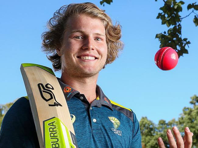 Shane Warne says Will Pucovski could be the future of Aussie cricket.