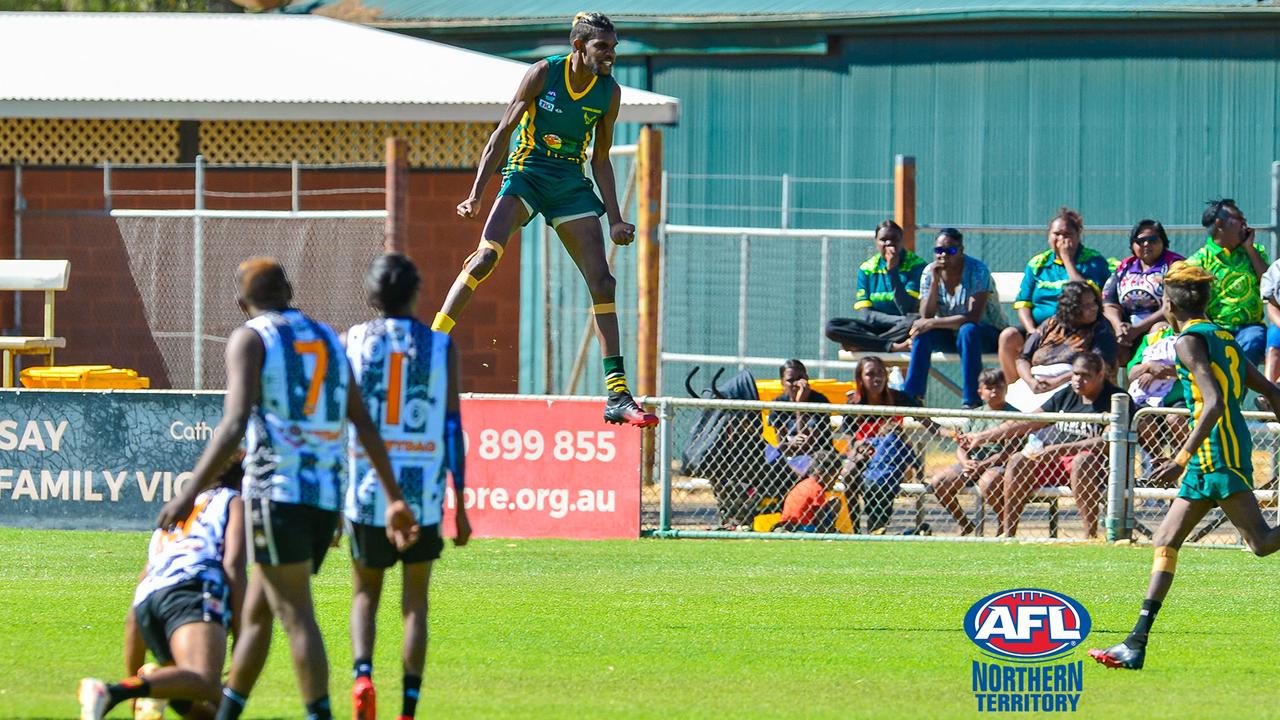 Shane Inkamala shows off insane hops (credit: AFL Northern Territory)