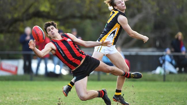 Jake Hammond pulls it in with one mit. Picture: AAP Image/James Ross