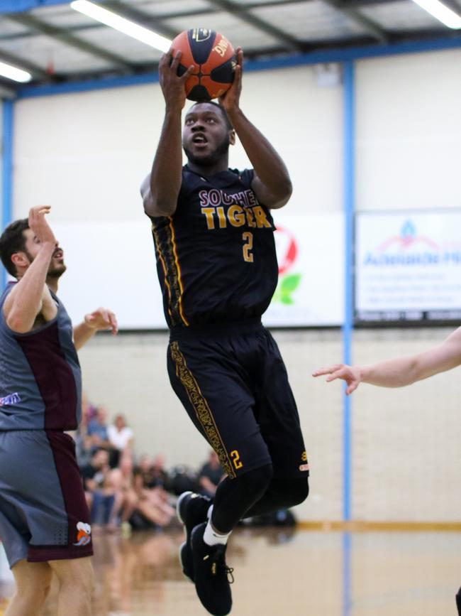 CJ Turnage looks to score against Eastern Mavericks. Picture: Rod Patterson