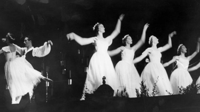 Ballet Le Sylphides perform at the 1953 Carols by Candlelight.