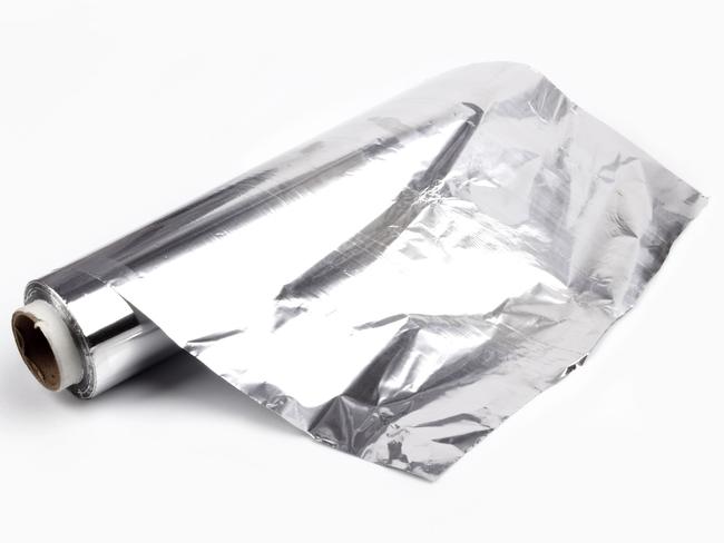 Keep the aluminium foil away.