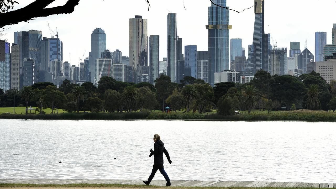 Meanwhile, 86,208 people left Victoria and 70,639 arrived from interstate. Picture: NCA NewsWire / Andrew Henshaw