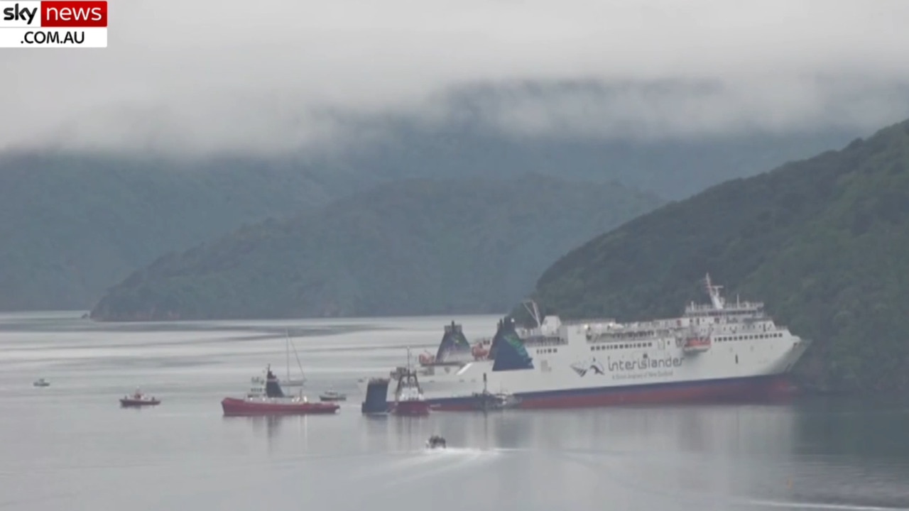 Crew disembark from NZ ferry run aground | Sky News Australia