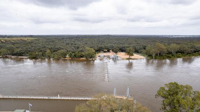 Lock 4 weir underwater, Nov 2022. Picture: Riverland Commercial Photography