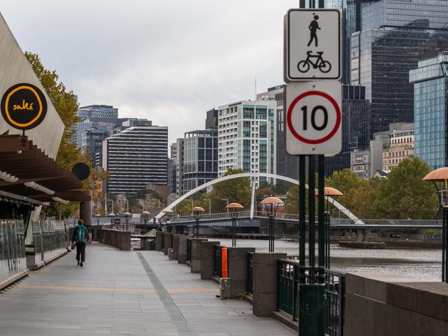 MELBOURNE, AUSTRALIA - APRIL 15: An empty street scene along the banks of the Yarra River in Southbank on April 15, 2020 in Melbourne, Australia. The Federal Government has closed all non-essential business and implemented strict social distancing rules, while public gatherings are now limited to two people. New South Wales and Victoria have enacted additional lockdown measures to allow police the power to fine people who breach the two-person outdoor gathering limit or leave their homes without a reasonable excuse. Queensland, Western Australia, South Australia, Tasmania and the Northern Territory have all closed their borders to non-essential travellers and international arrivals into Australia are being sent to mandatory quarantine in hotels for 14 days. (Photo by Asanka Ratnayake/Getty Images)