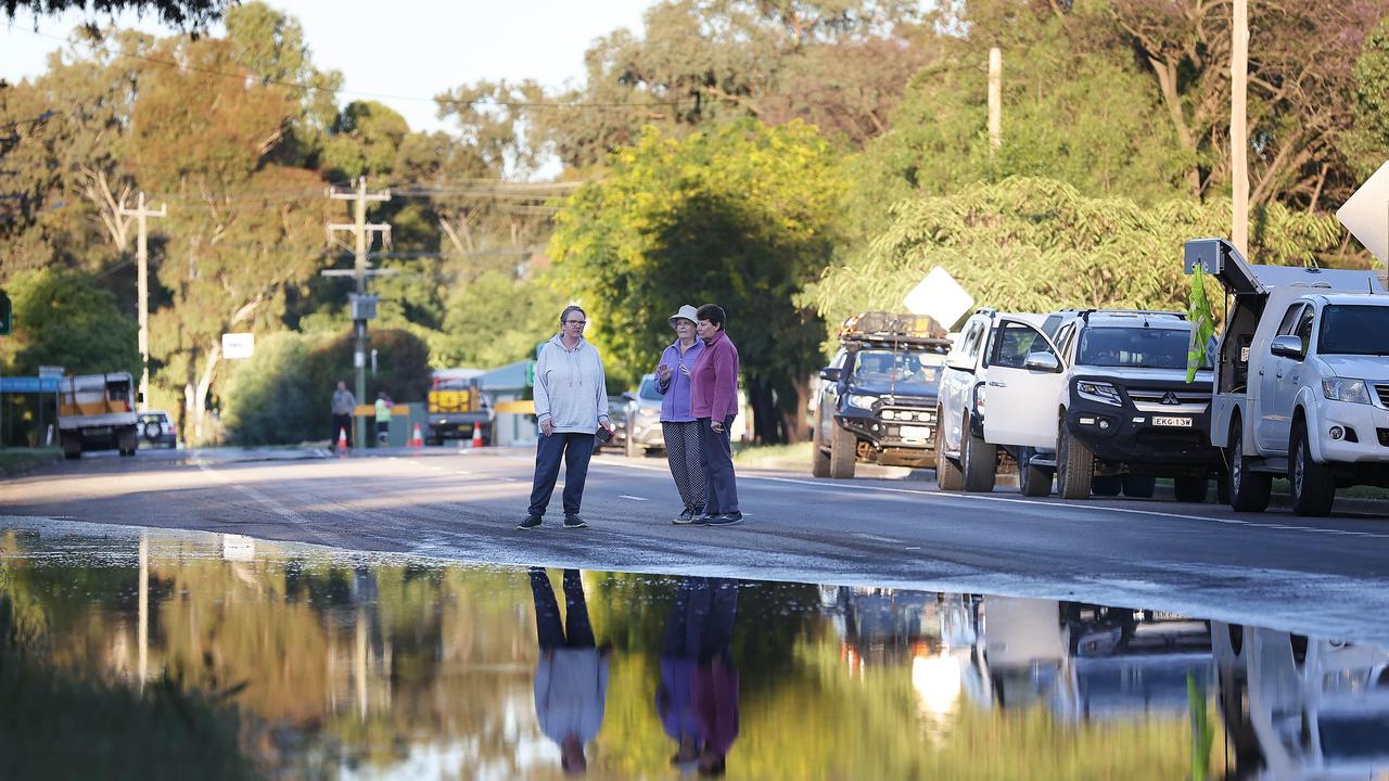 Forbes Flooding Thousands Ordered To Evacuate As Water Levels Rise Daily Telegraph 6068