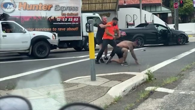 Extended footage of road rage fight in Sydney