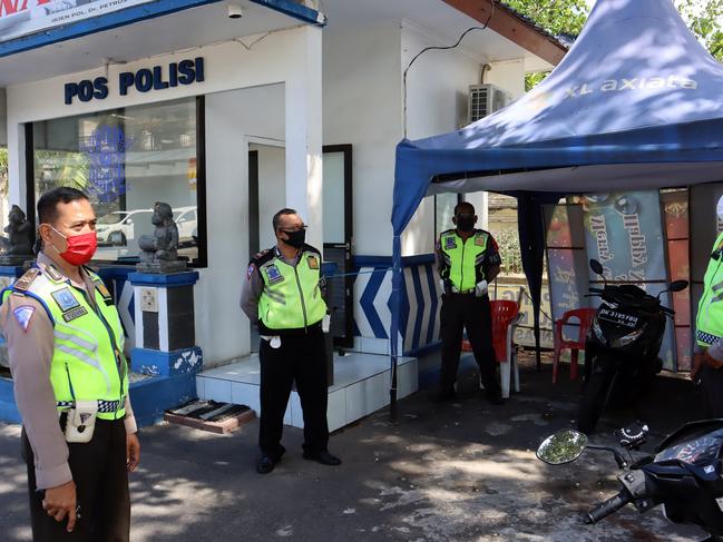 Quite times at the Kuta Police beach post. Picture: Lukman S. Bintoro