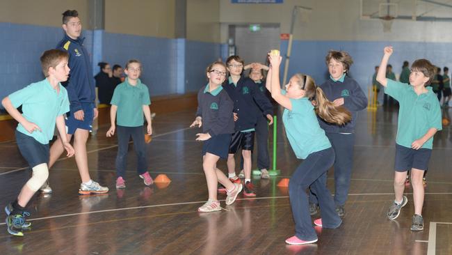 The City of Casey and the Melbourne Stars cricketers host the Melbourne Stars Mega Clinic. Students from Cardinia Primary School have a go. Picture: Susan Windmiller