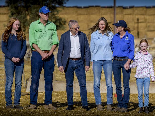 ADELAIDE, AUSTRALIA - NewsWire Photos JUNE 02, 2025:  Prime Minister, Anthony Albanese, is in Fischer, South Australia. With the Fischer family, Troy and Nette Fischer, Isabelle (16), Indigo (14) and Elke (9) Picture: NewsWire / Roy VanDerVegt