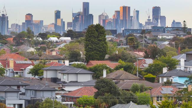 Melbourne is seeing a gradual rental recovery. Picture: NCA NewsWire/David Crosling