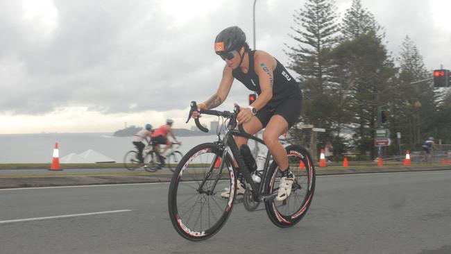 Action from the sprint event at the 2023 Mooloolaba Triathlon.