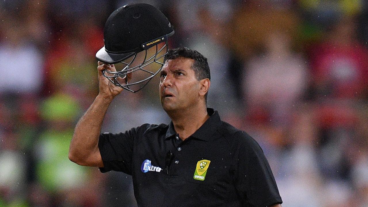 Umpire Gerard Abood has been fined and handed 20 hours of voluntary service. (AAP Image/Dan Himbrechts)
