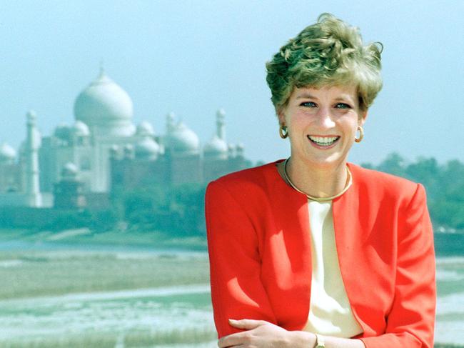 NOT FOR PUBLICATION TIL SUNDAY JULY 30, 2017 - EXCLUSIVE ARTHUR EDWARDS Princess Diana smiling for photographer Arthur Edwards of the Sun at the Red Fort palace in Agra, India - before heading off to the Taj Mahal.