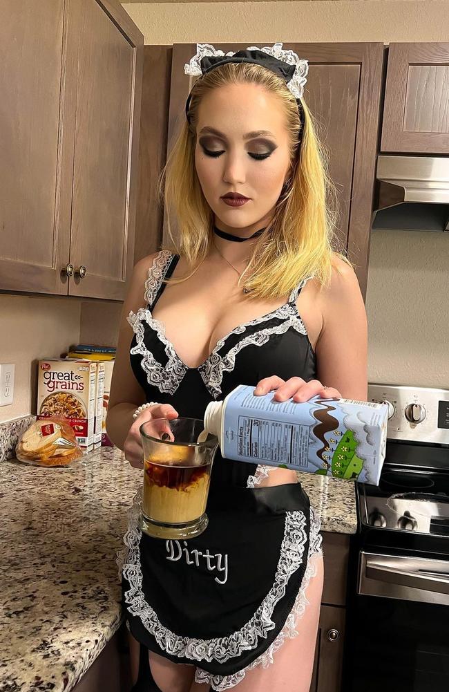 She earns $3000 in fees and tips. Picture: Instagram/sincerelysammi