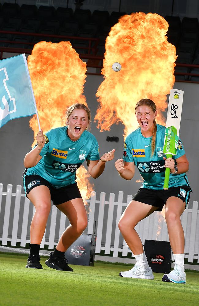 WBBL players Grace Parsons and Courtney Sippe. Picture, John Gass