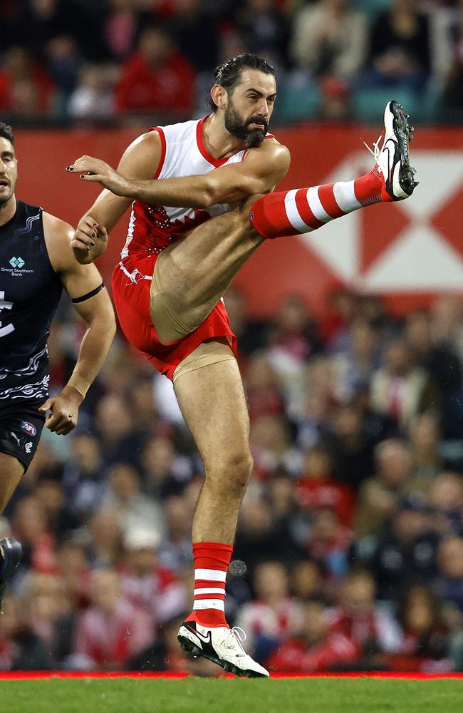 Sydney's Brodie Grundy hoofs it forward at the SCG earlier this season. Picture: Phil Hillyard.