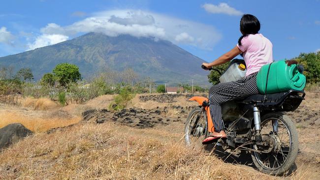 Bali volcano: Mt Agung forces evacuation of Aussie inmates from Bali ...